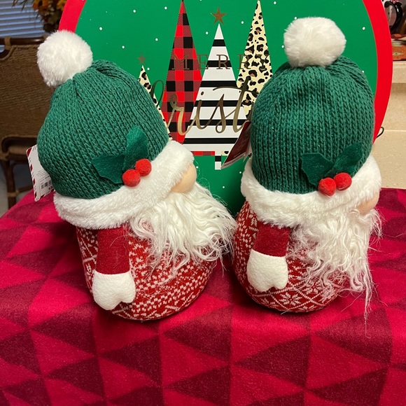 NWT GNOMES - NORTH POLE VILLAGE SNOWFLAKE GNOMES! SET OF TWO. - Picture 5 of 8